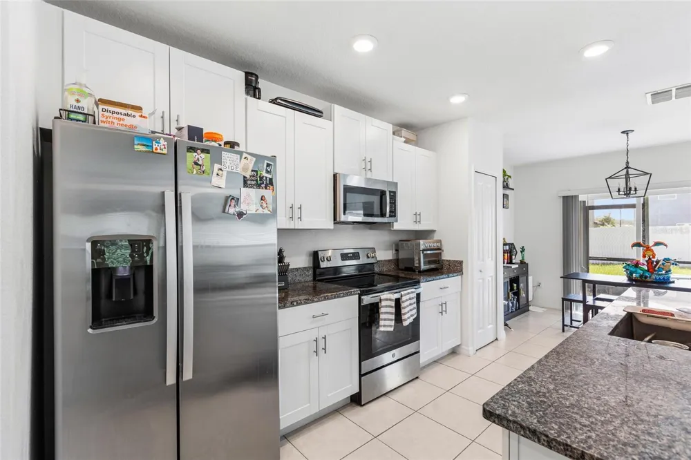6402 BACK FORTY LOOP Zephyrhills, FL 33541