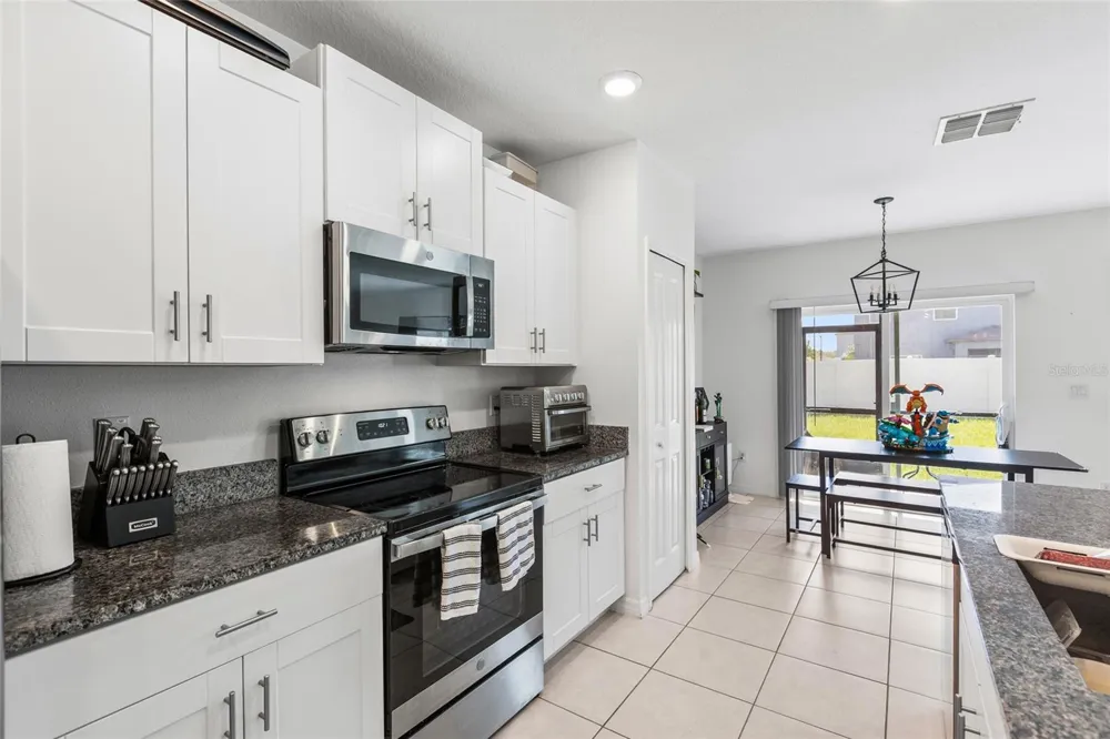 6402 BACK FORTY LOOP Zephyrhills, FL 33541