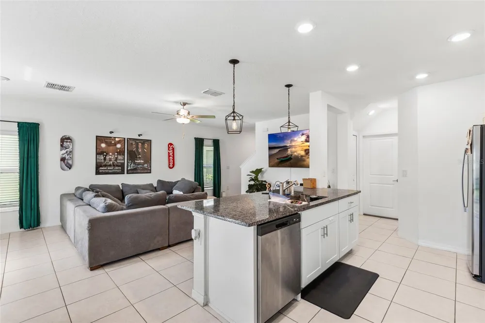 6402 BACK FORTY LOOP Zephyrhills, FL 33541