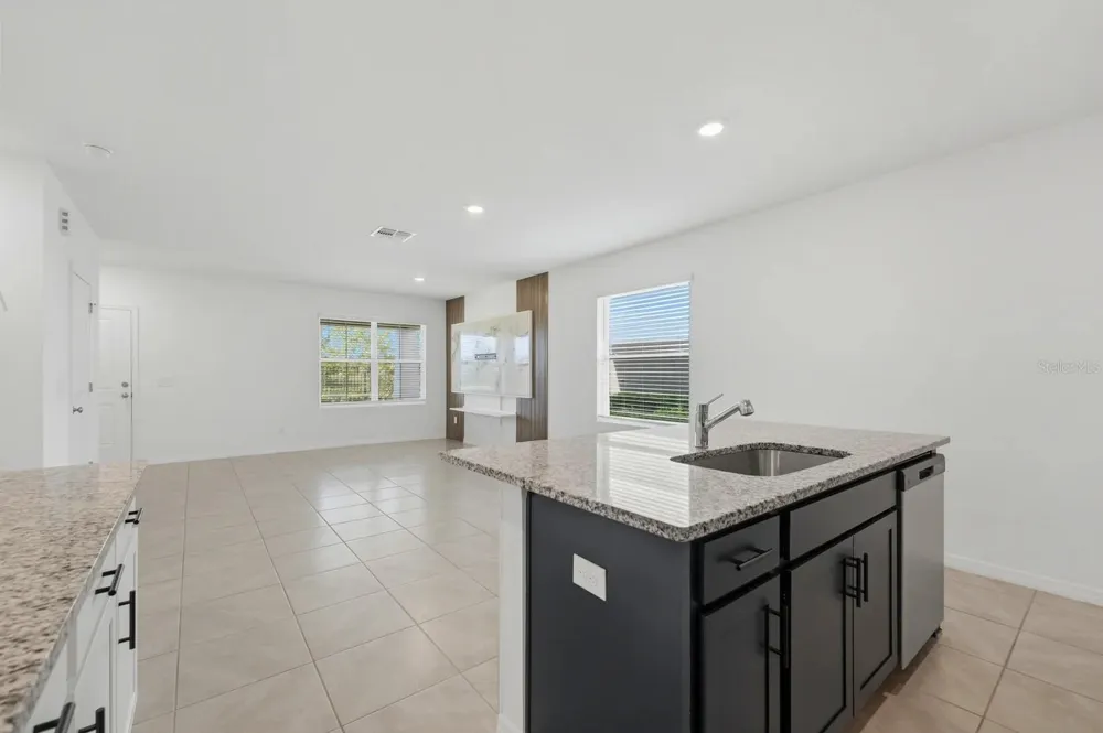 15056 WINDFLOWER ALLEY Winter Garden, FL 34787