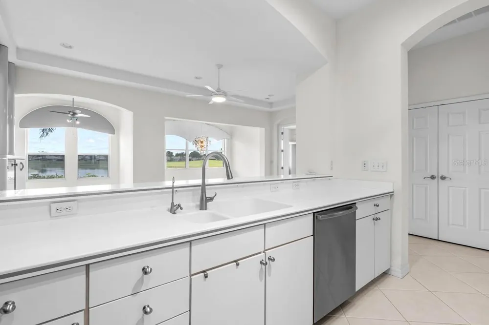 1015 CHELSEA GREENS COURT #40 Sun City Center, FL 33573