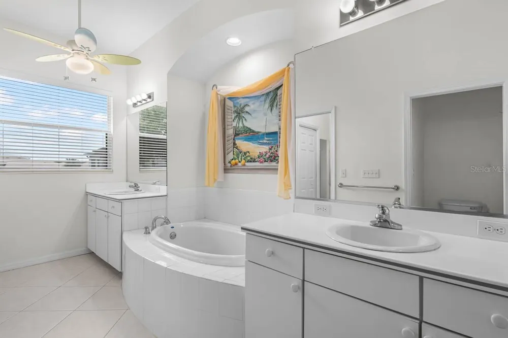 1015 CHELSEA GREENS COURT #40 Sun City Center, FL 33573