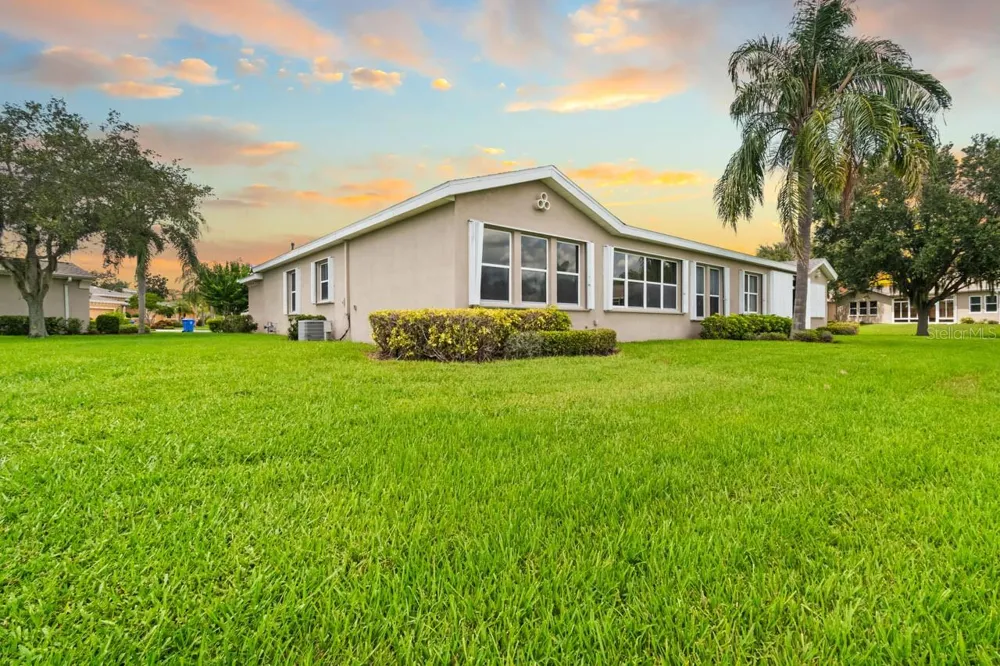 1015 CHELSEA GREENS COURT #40 Sun City Center, FL 33573