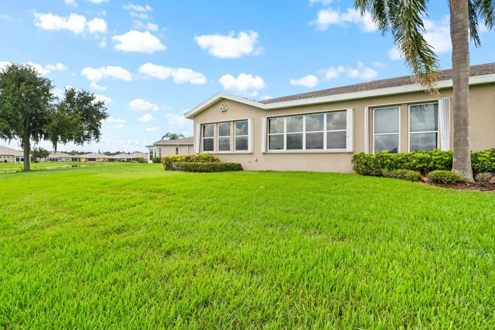 1015 CHELSEA GREENS COURT #40 Sun City Center, FL 33573