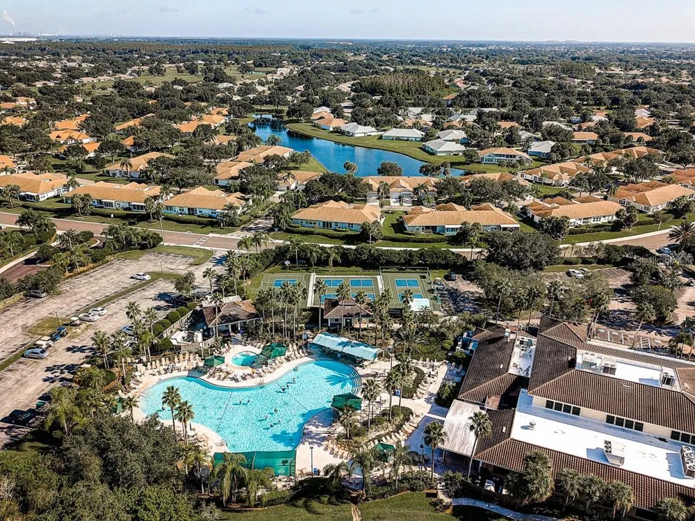 1015 CHELSEA GREENS COURT #40 Sun City Center, FL 33573