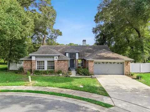 806 OAK FOREST COURT