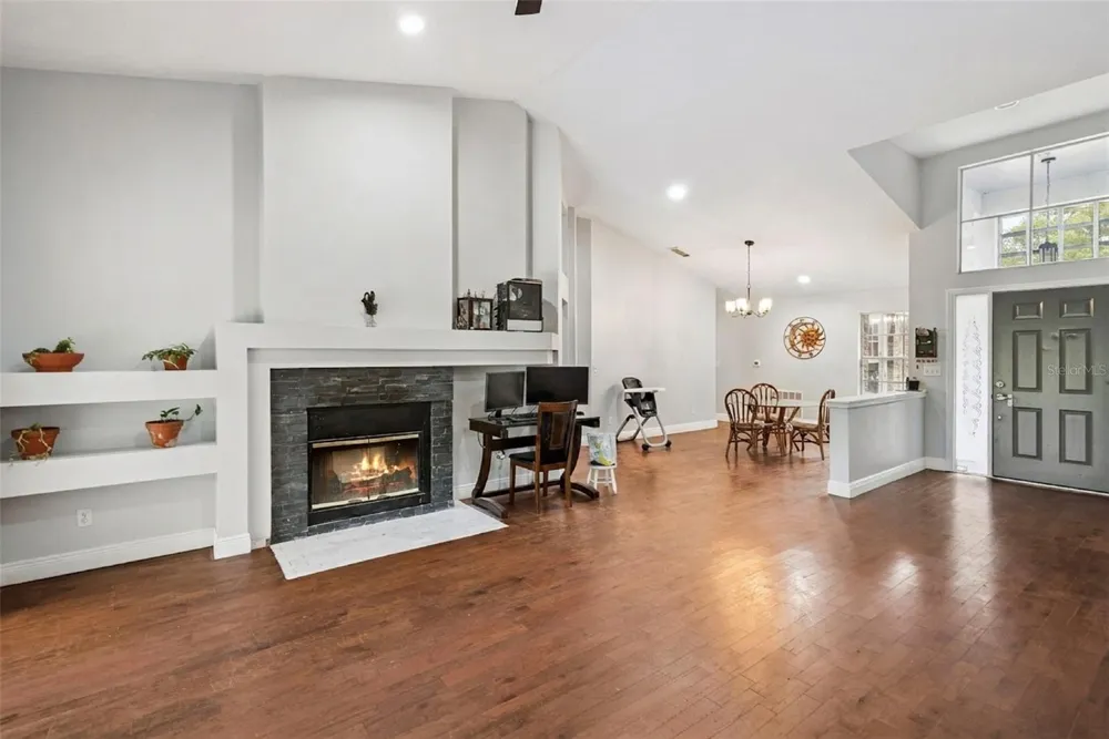 806 OAK FOREST COURT Deland, FL 32724