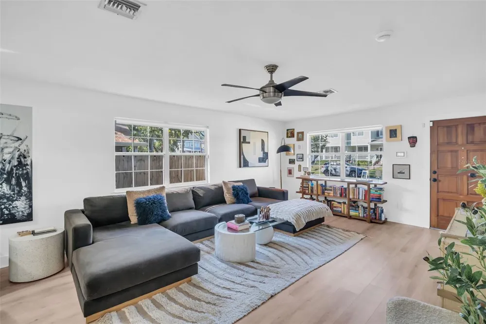 218 49TH AVENUE St Petersburg, FL 33703