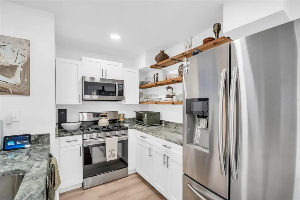 218 49TH AVENUE St Petersburg, FL 33703