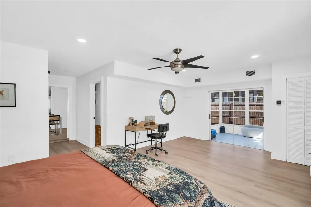 218 49TH AVENUE St Petersburg, FL 33703