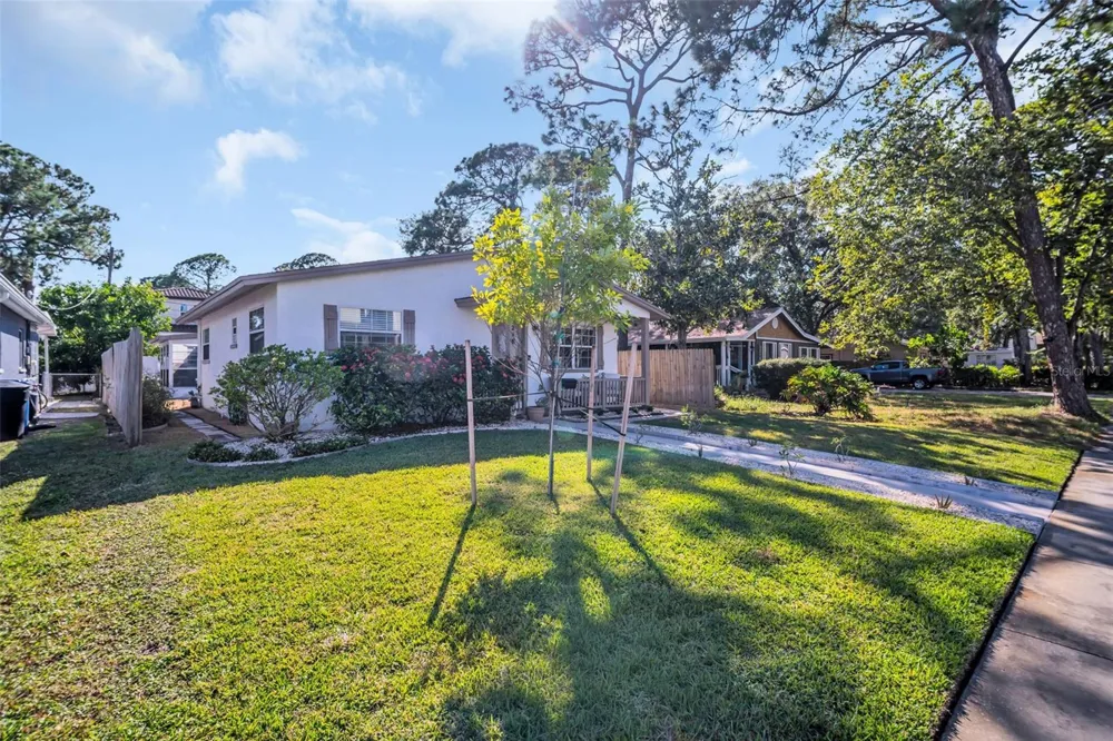 218 49TH AVENUE St Petersburg, FL 33703