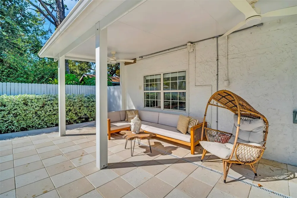 218 49TH AVENUE St Petersburg, FL 33703