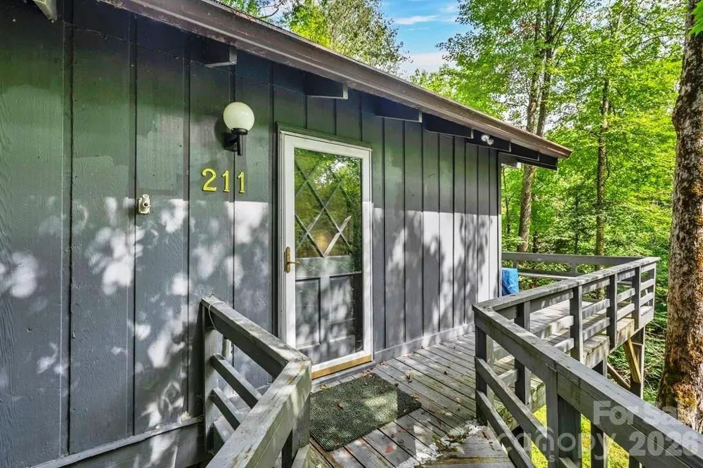 211 Foxgrape Hollow #77 Beech Mountain, NC 28604