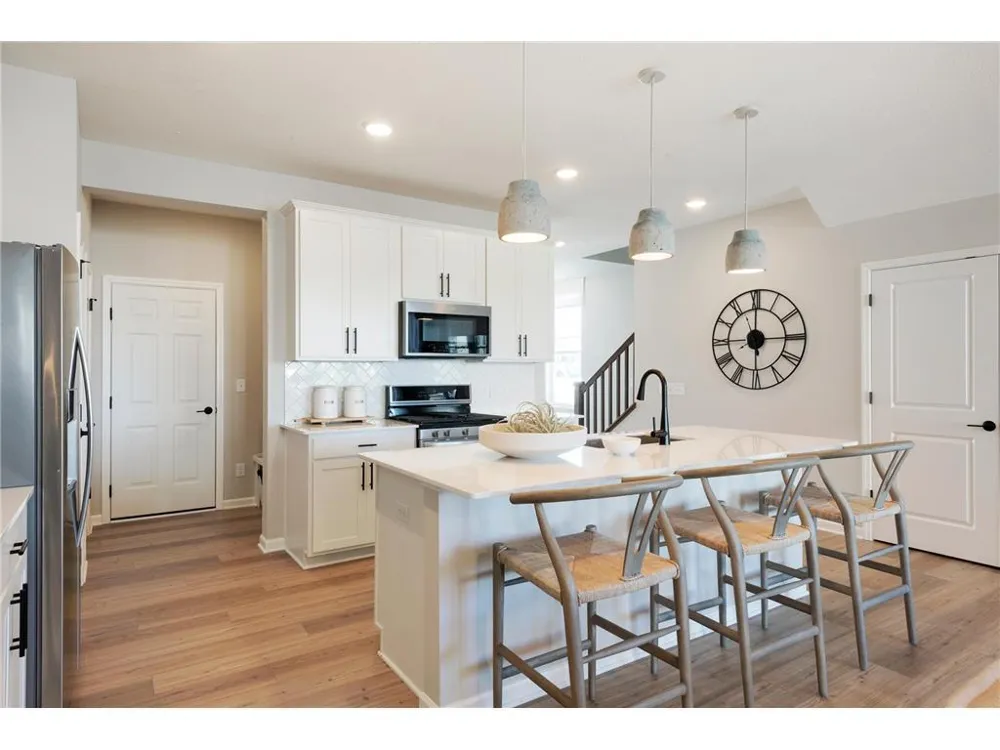 14936 Avondale View Rosemount, MN 55068