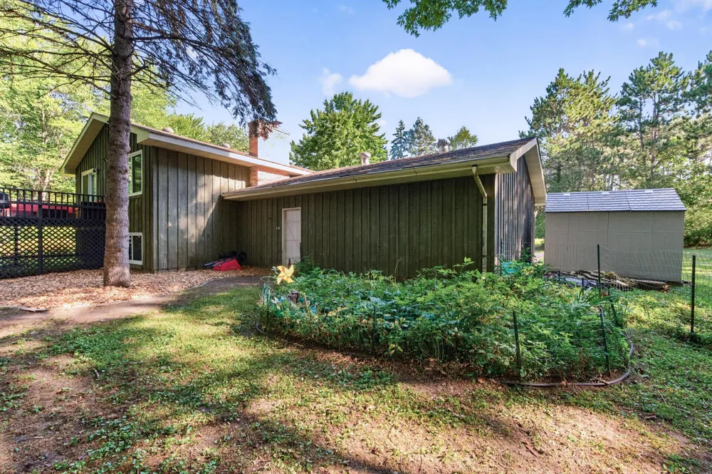 5040 184th Avenue NW Nowthen, MN 55303