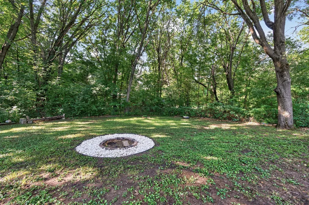 5040 184th Avenue NW Nowthen, MN 55303