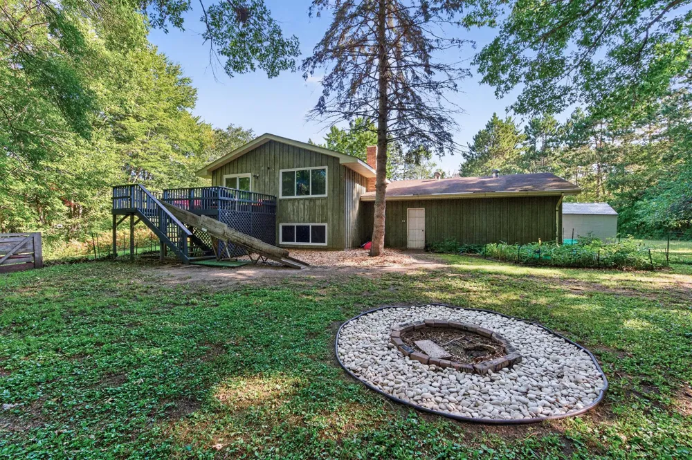 5040 184th Avenue NW Nowthen, MN 55303