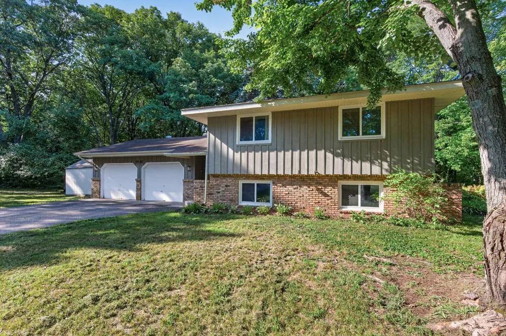 5040 184th Avenue NW Nowthen, MN 55303