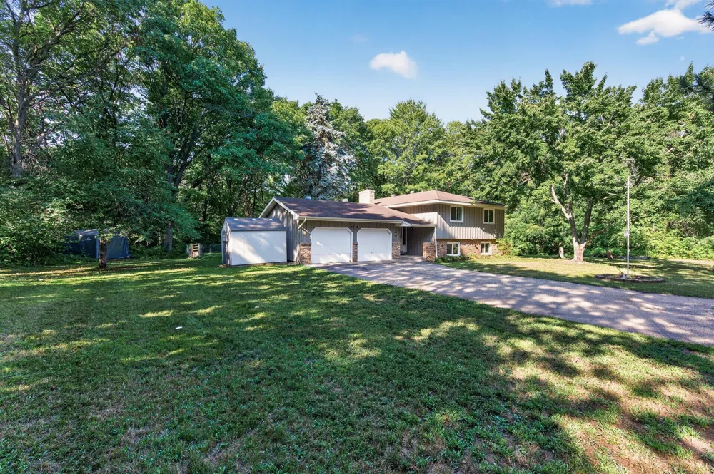 5040 184th Avenue NW Nowthen, MN 55303