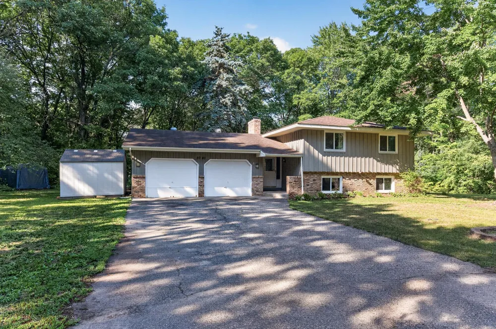5040 184th Avenue NW Nowthen, MN 55303