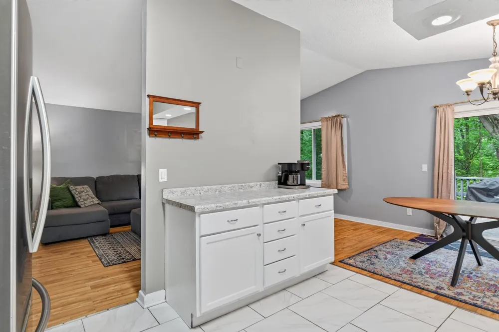 5040 184th Avenue NW Nowthen, MN 55303