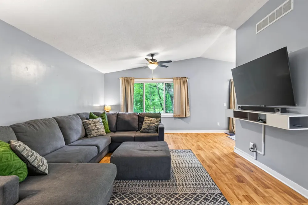 5040 184th Avenue NW Nowthen, MN 55303