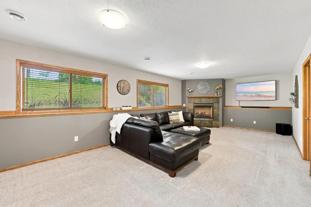 933 Trellis Street Jordan, MN 55352