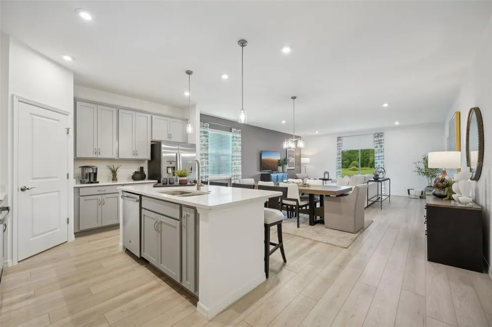 12831 TROVITA DRIVE Grand Island, FL 32735