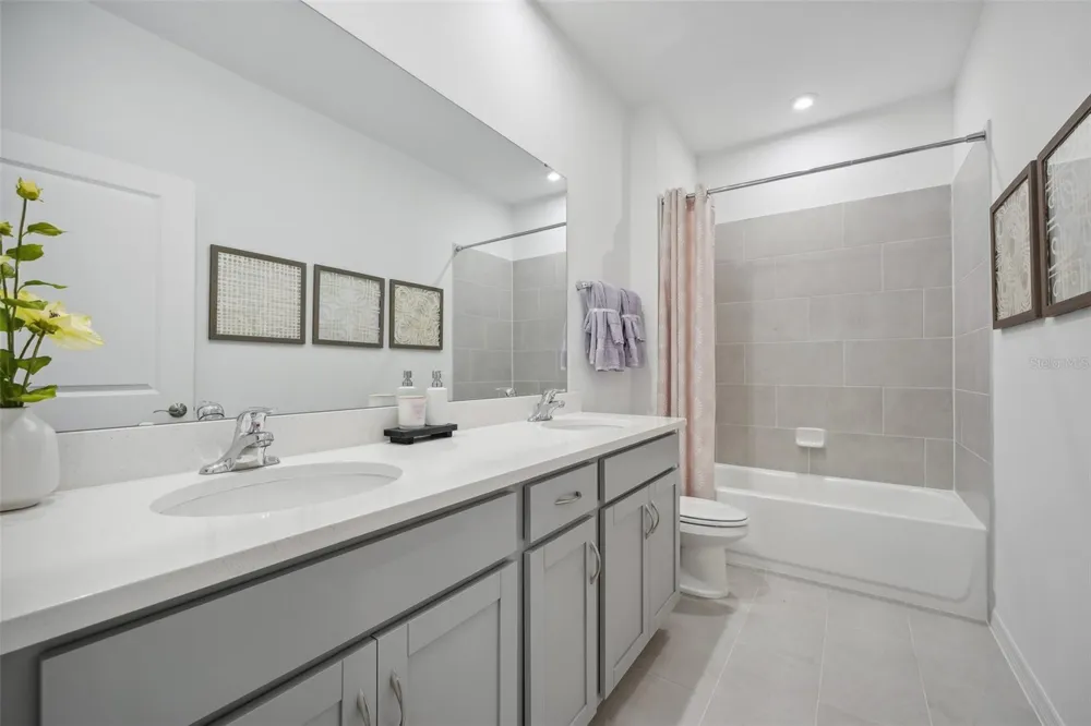 12831 TROVITA DRIVE Grand Island, FL 32735