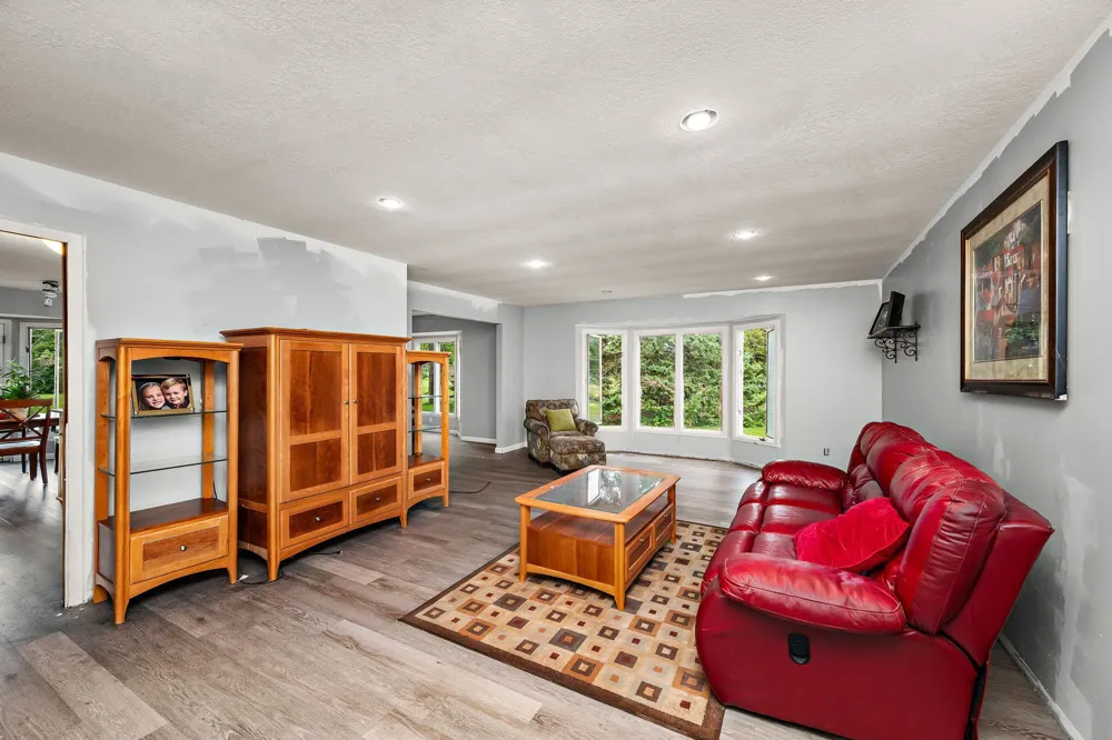 26405 Smithtown Road Shorewood, MN 55331