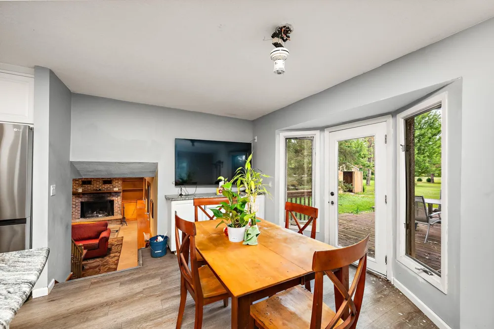 26405 Smithtown Road Shorewood, MN 55331