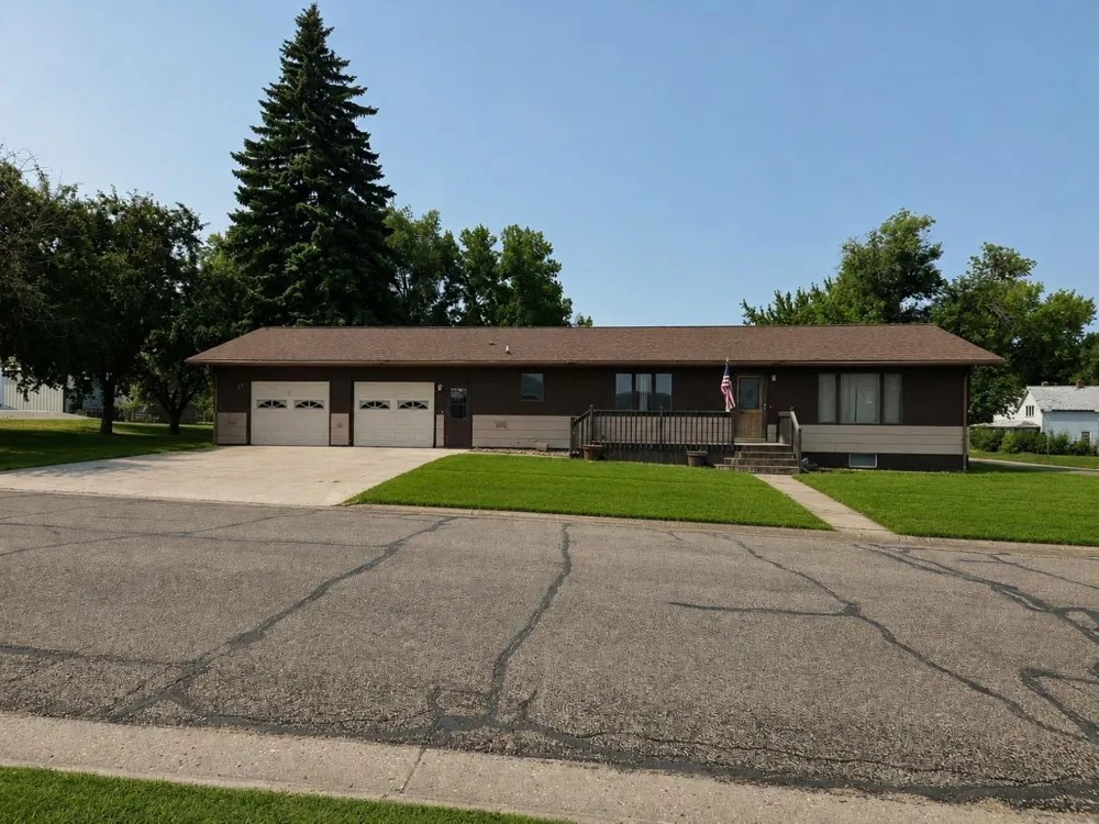 121 & 407 4th & 2nd Street Avenue Milnor, ND 58060