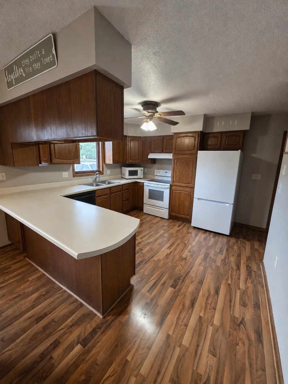 121 & 407 4th & 2nd Street Avenue Milnor, ND 58060