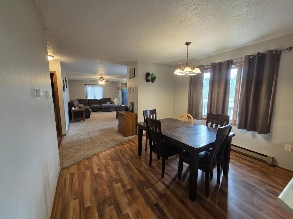121 & 407 4th & 2nd Street Avenue Milnor, ND 58060