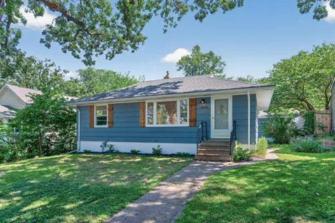 4549 5th Street NE
