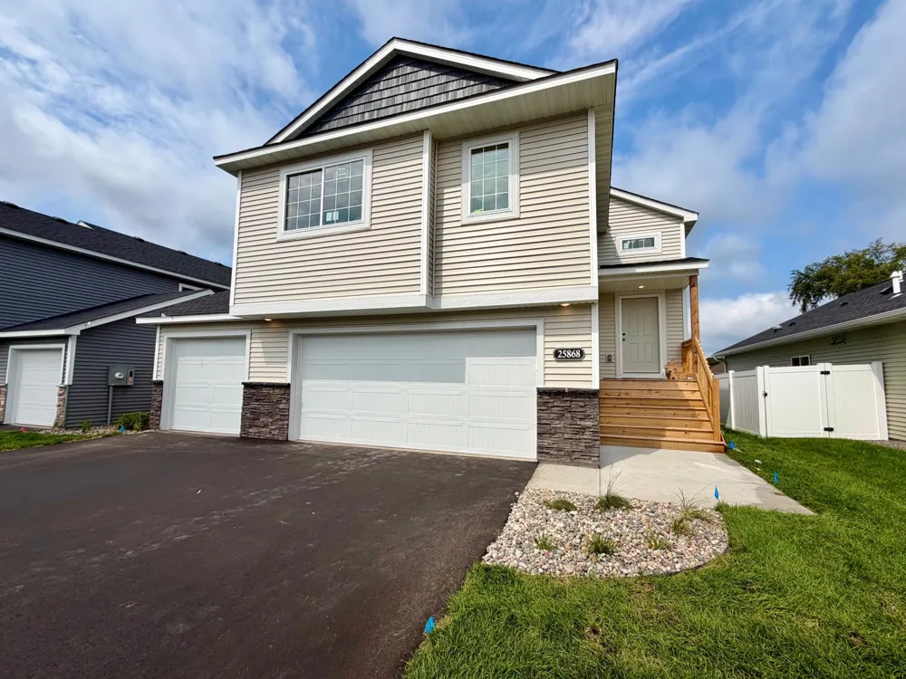 25868 Emerson Court Wyoming, MN 55092