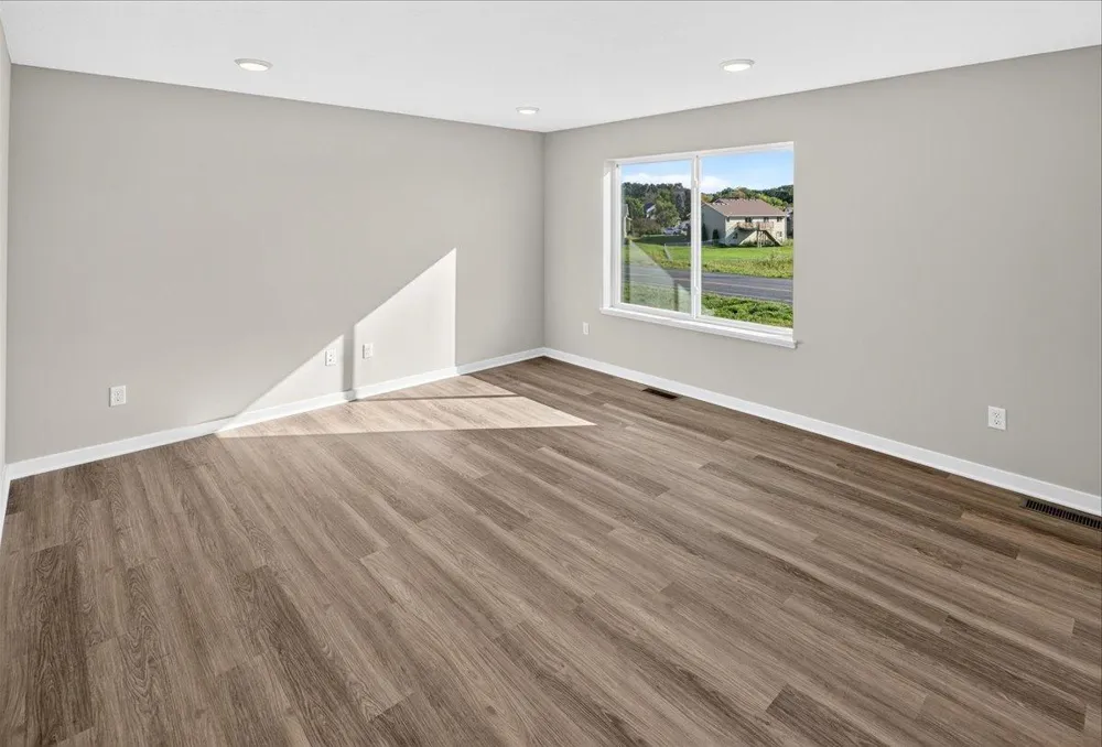 25868 Emerson Court Wyoming, MN 55092