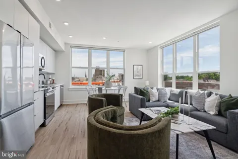 139 W CHELTEN AVENUE #403