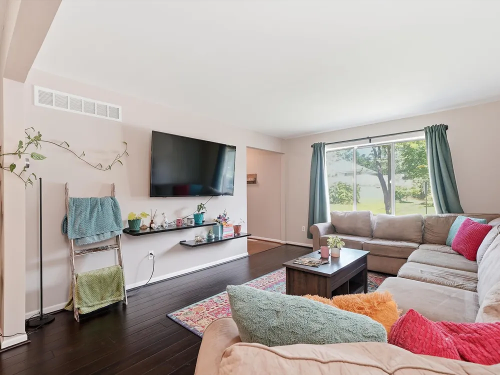 1127 Rue Deauville Boulevard Ypsilanti, MI 48198