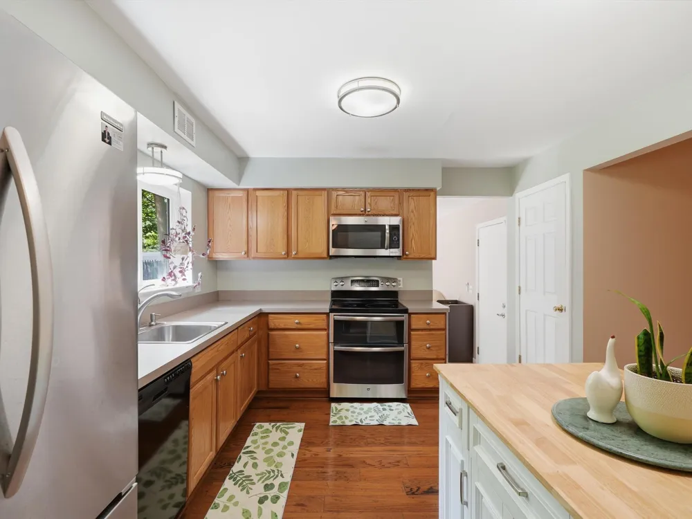 1127 Rue Deauville Boulevard Ypsilanti, MI 48198