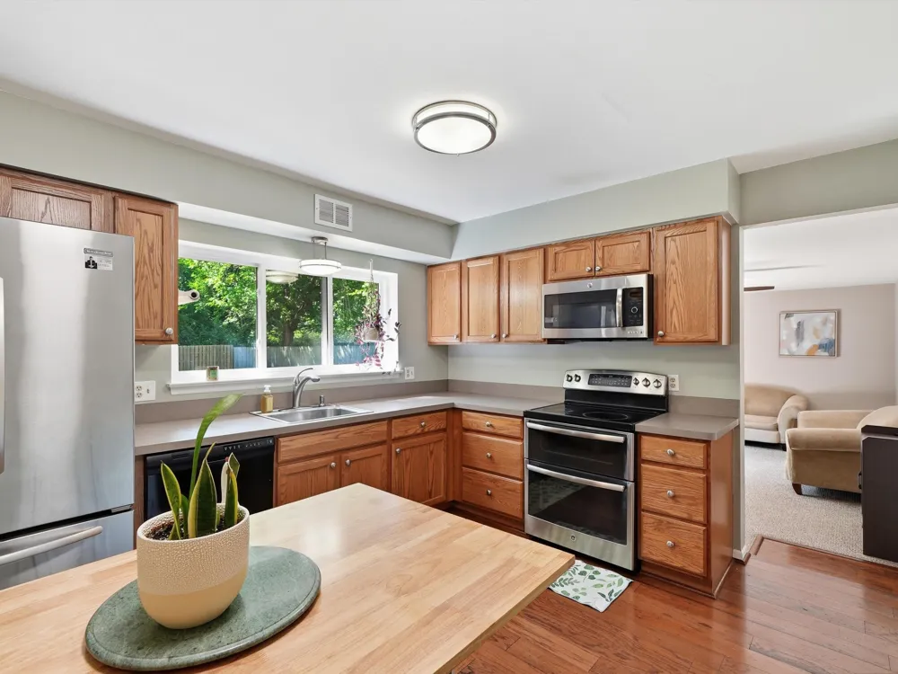 1127 Rue Deauville Boulevard Ypsilanti, MI 48198