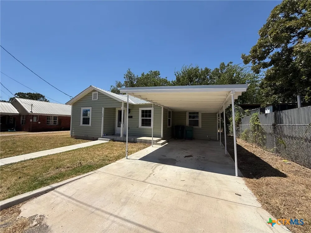 111 16th Street Gatesville, TX 76528