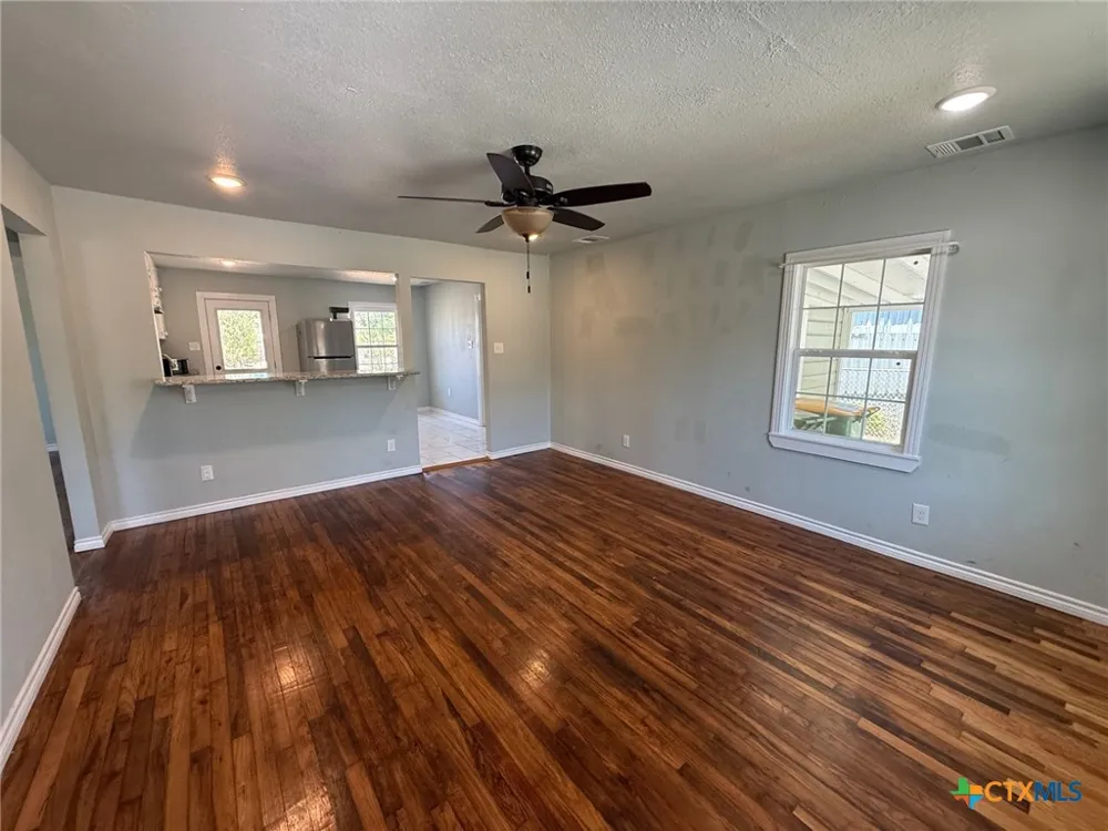 111 16th Street Gatesville, TX 76528