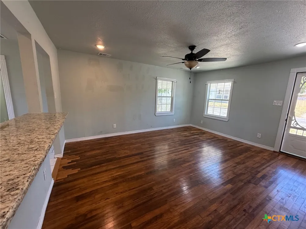 111 16th Street Gatesville, TX 76528
