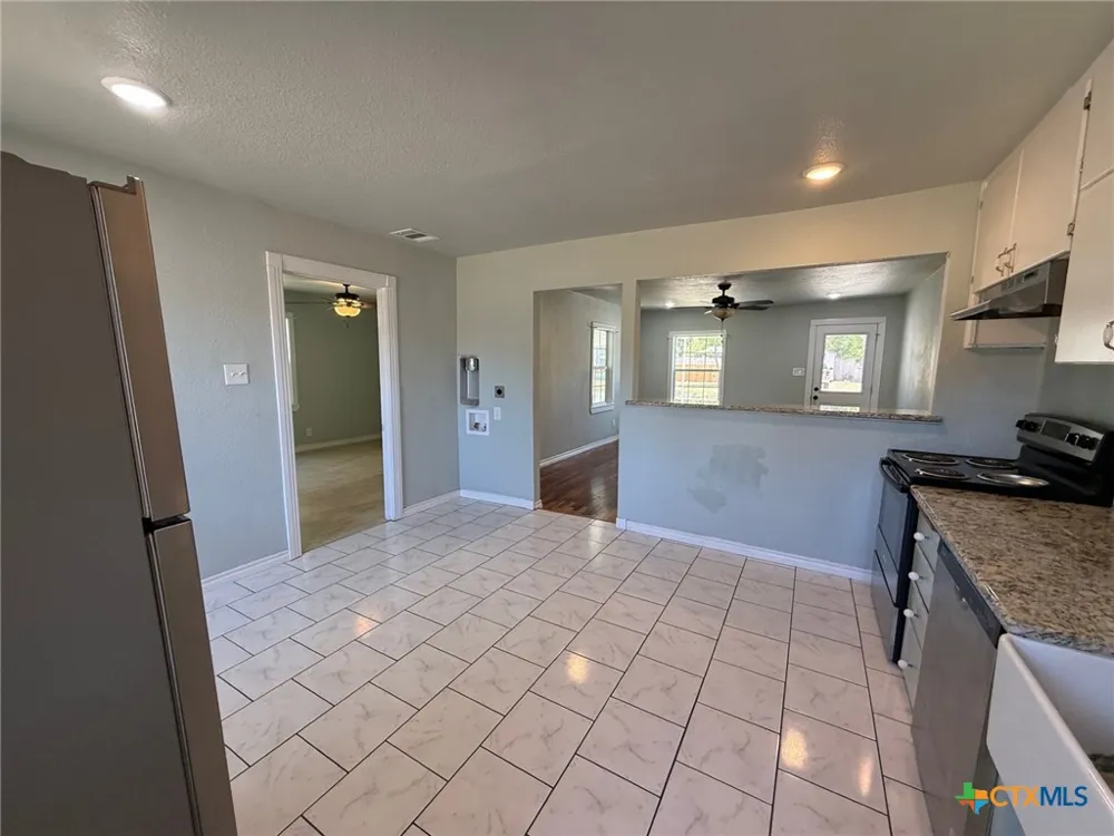 111 16th Street Gatesville, TX 76528