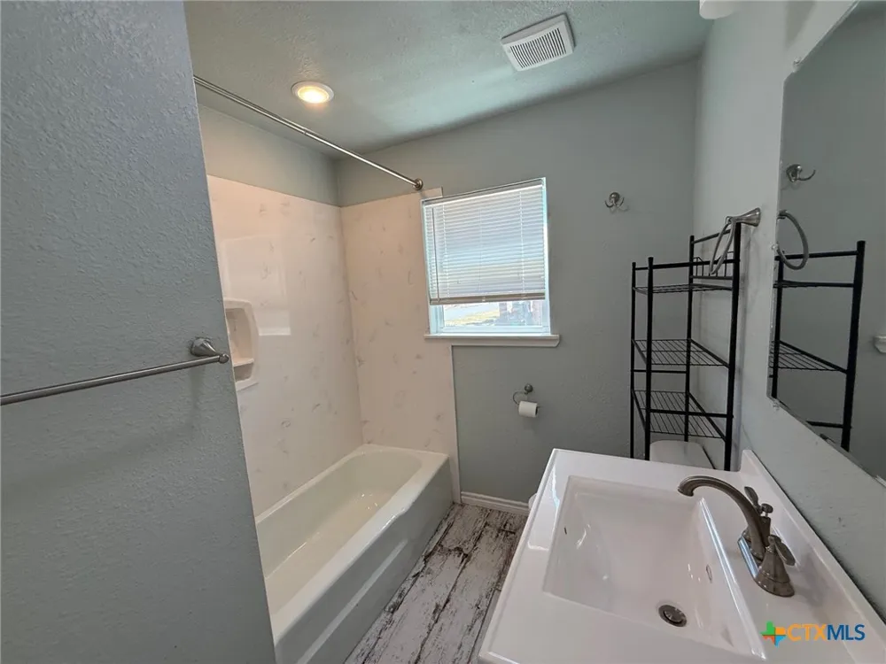 111 16th Street Gatesville, TX 76528