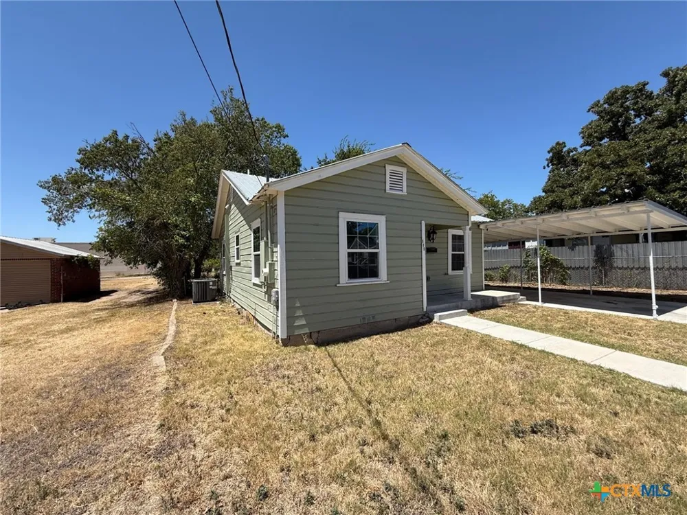 111 16th Street Gatesville, TX 76528