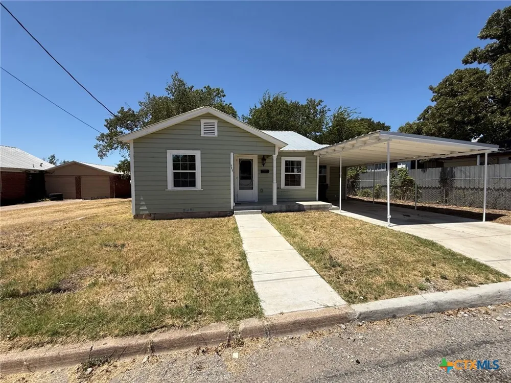 111 16th Street Gatesville, TX 76528