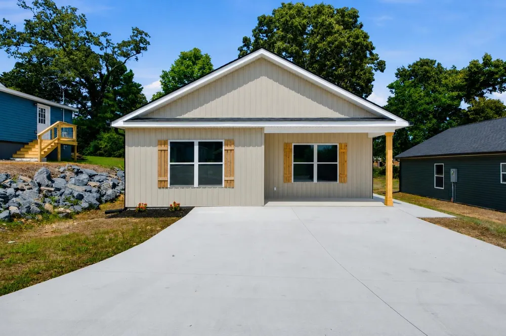 1571 Strawberry Lane NE Cleveland, TN 37311