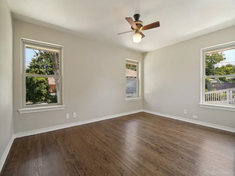 2725 Maverick Avenue Dallas, TX 75228